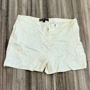 Elizabeth and James short